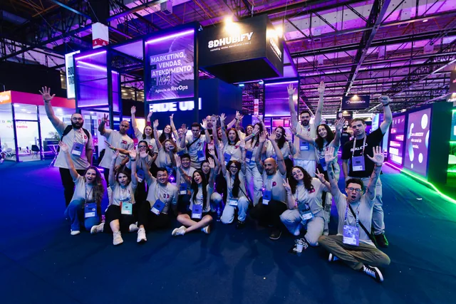Fotografia 8D Hubify no CMO Summit 2026 - imagem 5